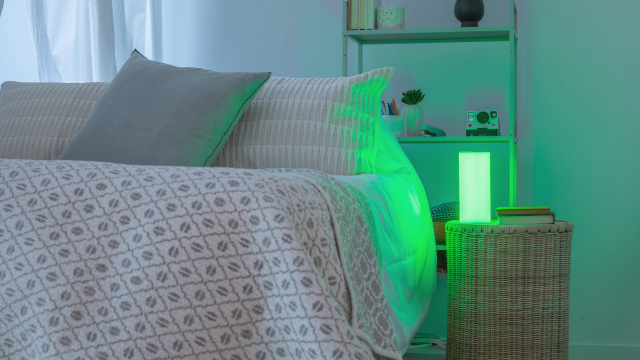 Green light therapy lamp created by Tampa man could reduce migraine symptoms, research shows