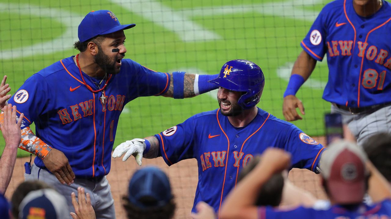 Tomas Nido’s go-ahead homer in ninth lifts Mets to victory over Atlanta