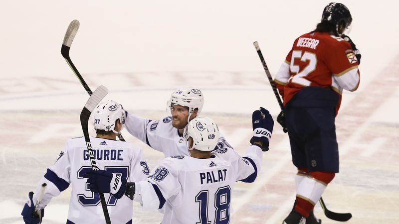 Photos: Lightning win 3-1 in Game 2