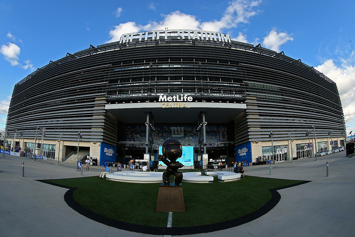 Going to a Jets game? You may want to read this first !