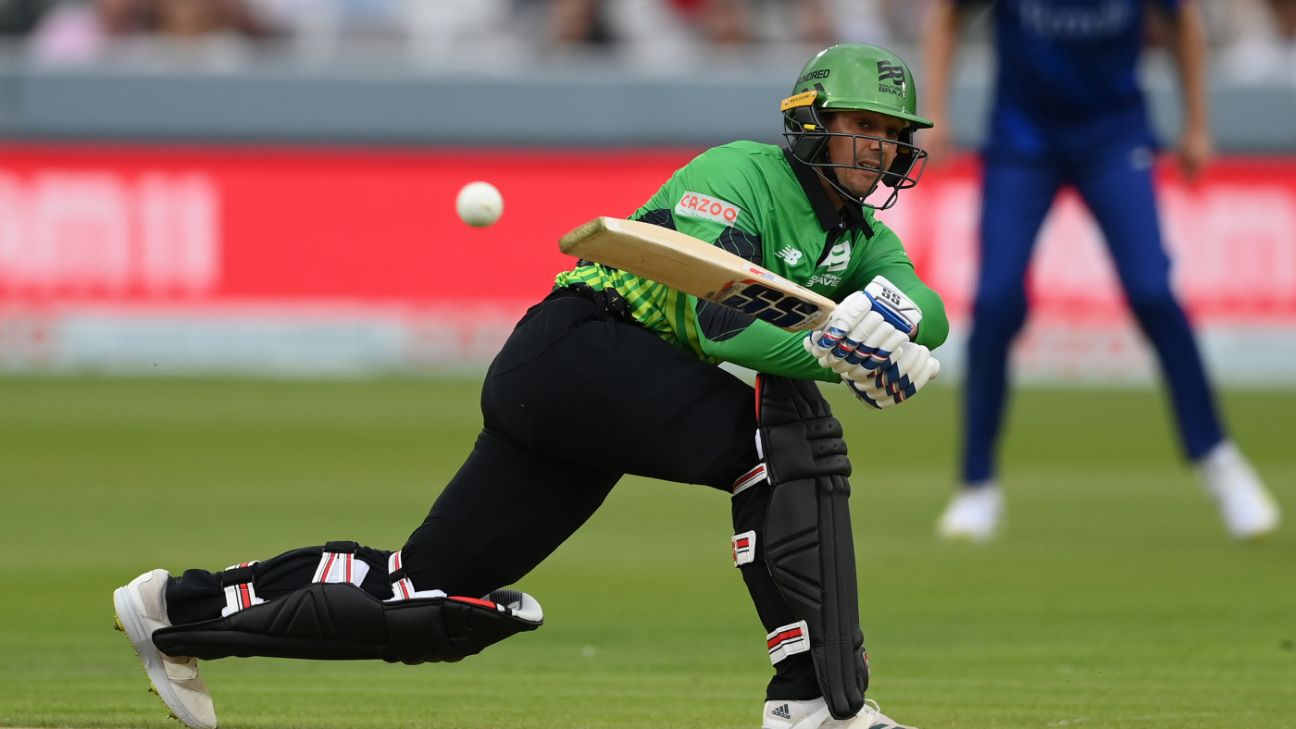 Quinton de Kock plays his statement knock as Brave march up the standings