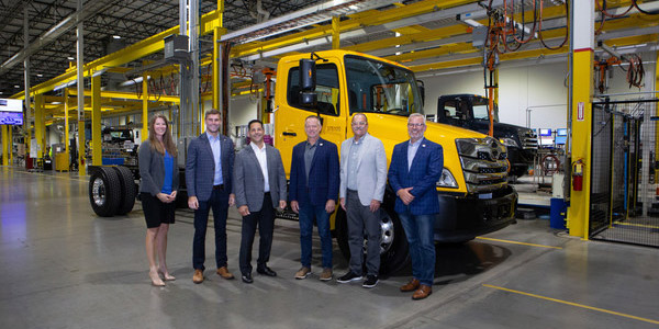 Hino Trucks delivers first Cummins-powered truck to Penske Truck Leasing