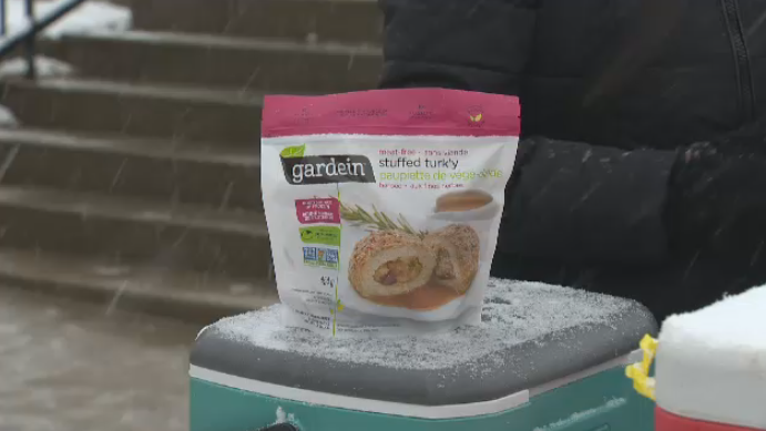 Free plant-based ‘turkey’ handed out at Kitchener Farmers’ Market | CTV News