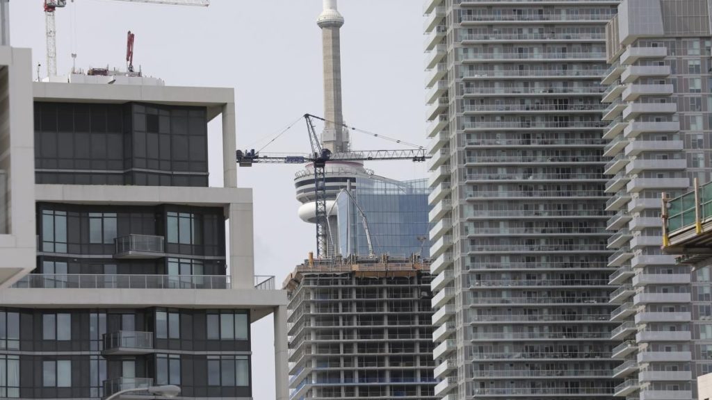 Condo market conditions tightest in 20 years, says Toronto real estate board – Toronto Star