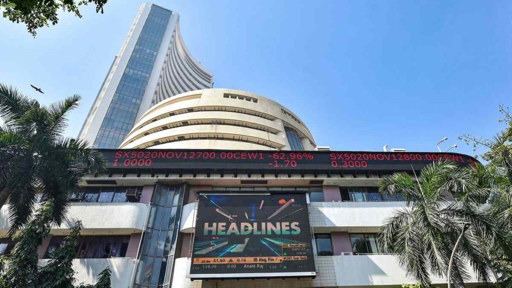 Sensex crashes 1546 points, sinks below 58000 level | The News Minute