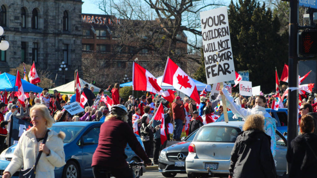 B.C. anti-COVID mandate rally sees renewed support as thousands gather at legislature …