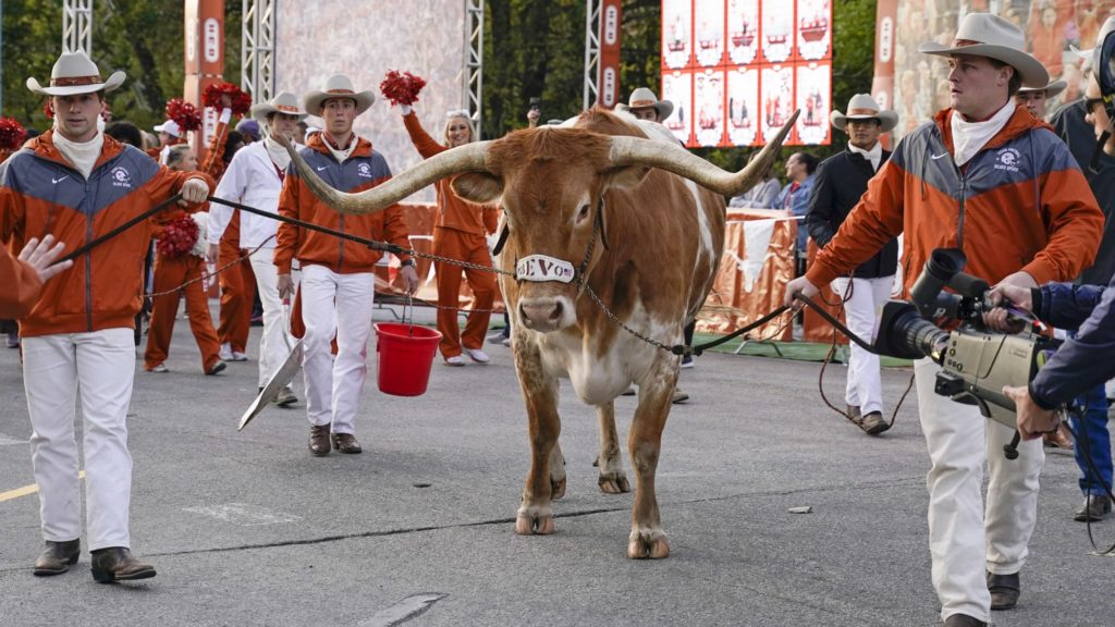 3 blue-chip recruits Texas football is trending to land in March – Hook’em Headlines –