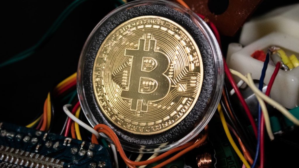 Bitcoin hits major milestone, just 2M BTC left to mine – Bankless Times