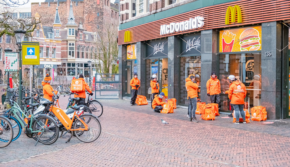 More supermarkets move into super fast delivery market – DutchNews.nl