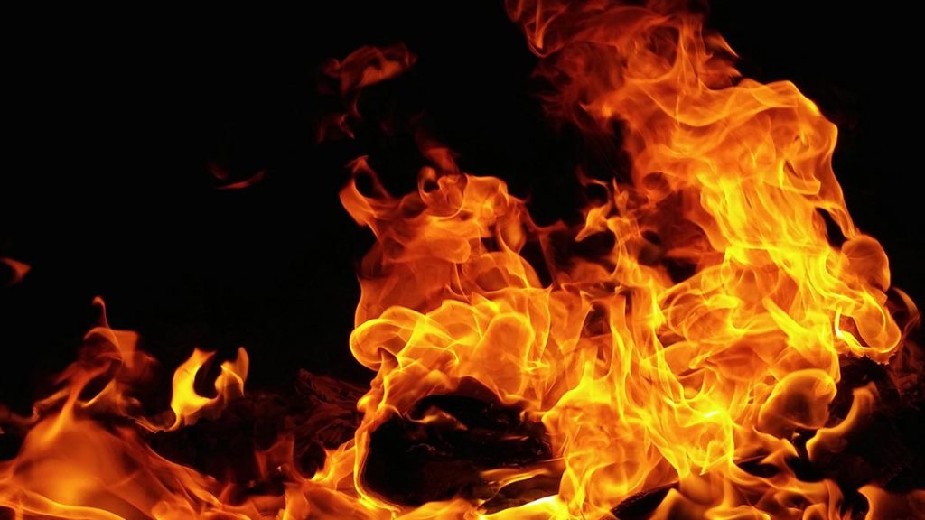 Kerala man sets 16-year-old girl on fire, immolates self over relationship woes | The News Minute