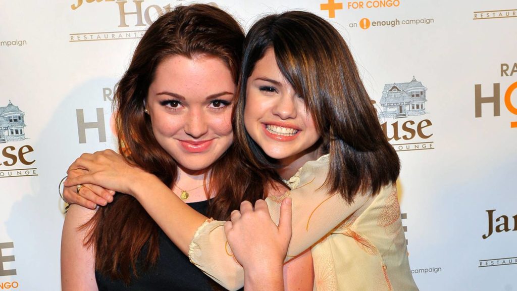 Selena Gomez, ‘Wizards of Waverly Place’ co-star perform iconic song in viral video – 104.5 WOKV