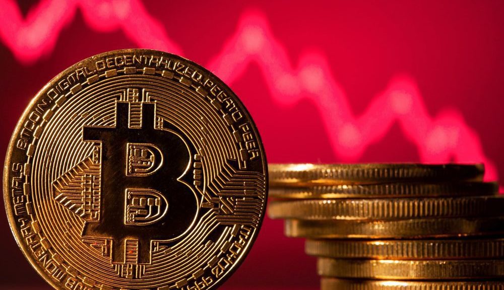 Crypto cracks – Bitcoin tumbles in line with traditional stocks – TICKER NEWS